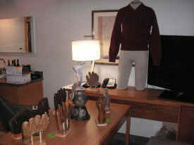 3 bills room first (10).jpg (90703 bytes)