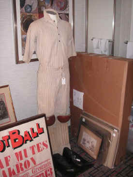 3 bills room first (6).jpg (112932 bytes)