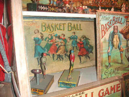 basketball boardgame.jpg (112592 bytes)