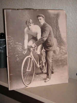 PICT2425_900x1200.jpg (172609 bytes)