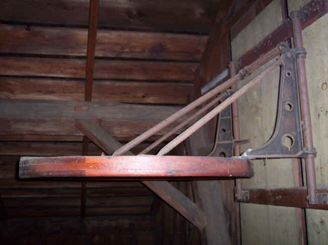 Side View.jpg (200699 bytes)